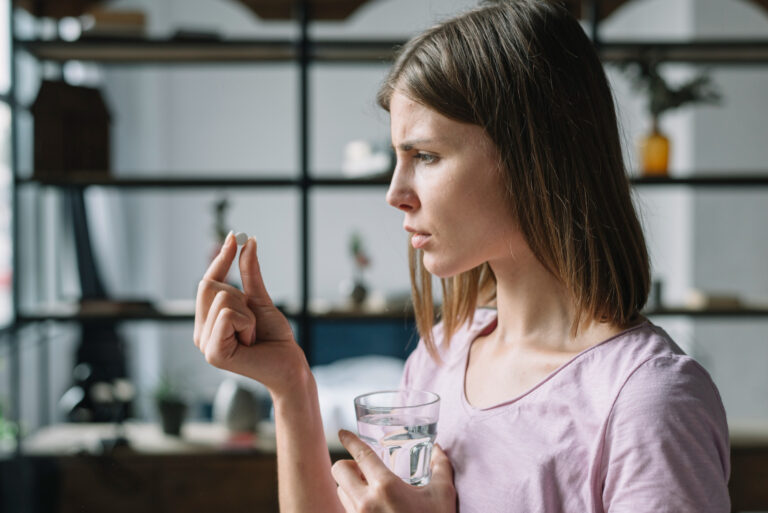 los 3 principales efectos secundarios de este antibiótico