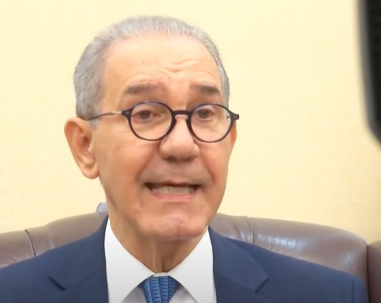 Ministro afirma que científico dominicano está desarrollando la cura del cáncer   #FVDigital