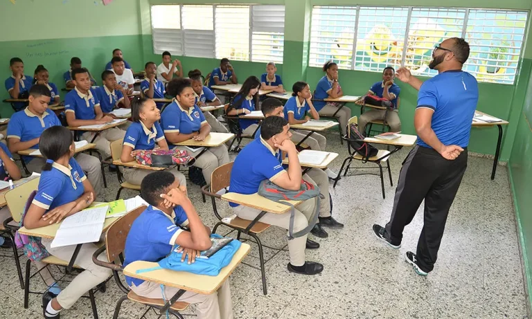 La Situación del Puente en el Liceo Ramón María Mateo Ledesma #FVDigital