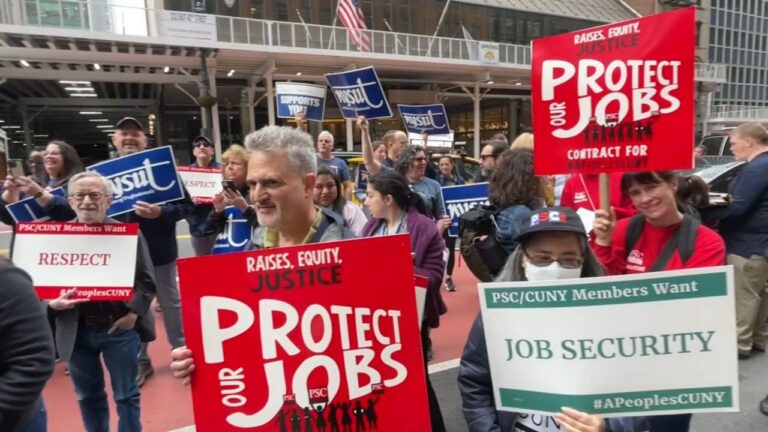 Demandan seguridad laboral para maestros tiempo parcial CUNY