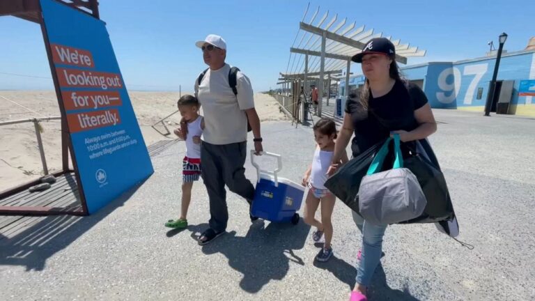 Boletín Matinal: A partir de este sábado abren las playas de NYC; habrá salvavidas en todas las playas, aseguran