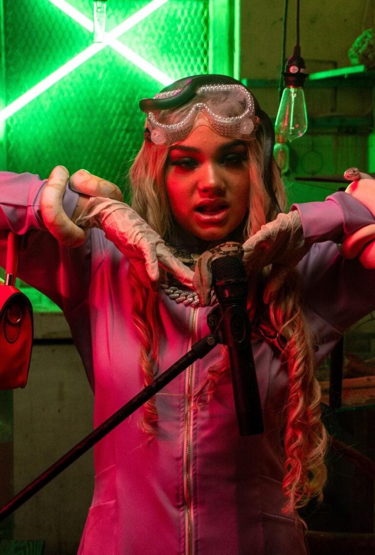 Masha regresa al ruedo artístico con letras limpias