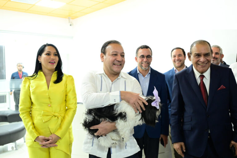 Firman “Pacto por los animales” – Remolacha   #FVDigital