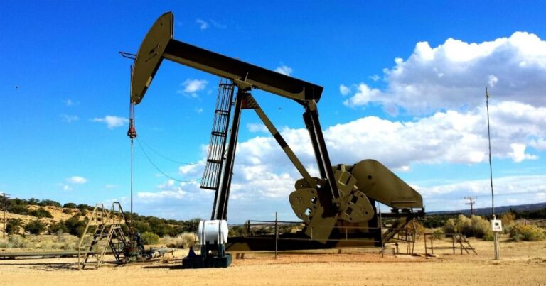 El petróleo de Texas baja un 1,4 % tras un aumento en las reservas #FVDigital