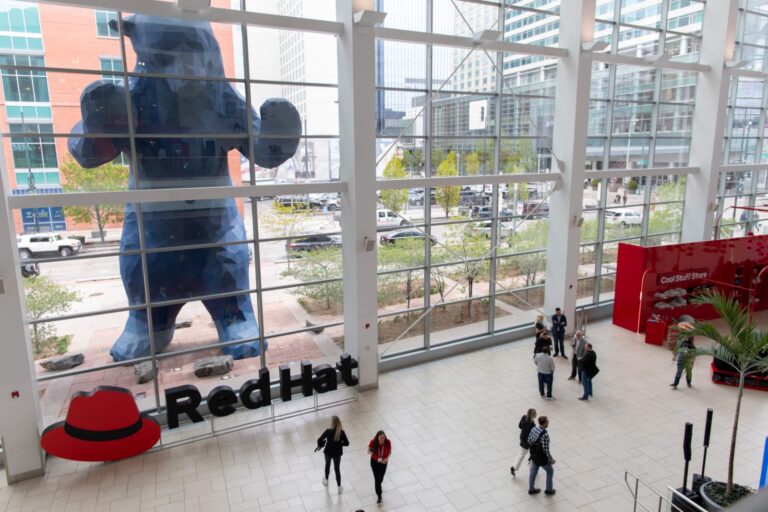 Red Hat introduce la IA generativa en todo su portfolio de código abierto