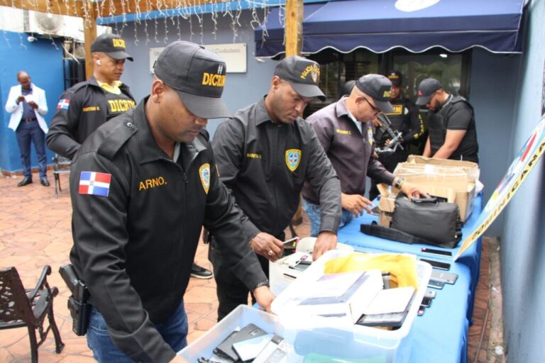 Desmantelan tienda de teléfonos robados en Capotillo – Remolacha   #FVDigital