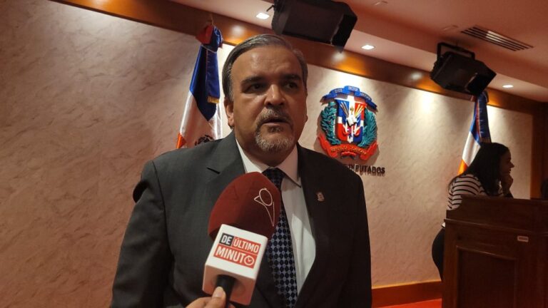 Diputados califican como “pantalla” de la comunidad internacional el Consejo Transición haitiano #FVDigital