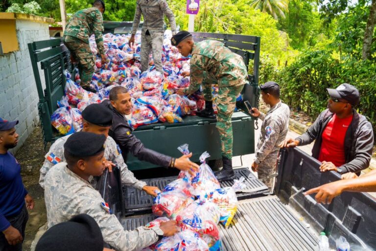 Llevan raciones alimenticias y enceres del hogar a Puerto Plata #FVDigital