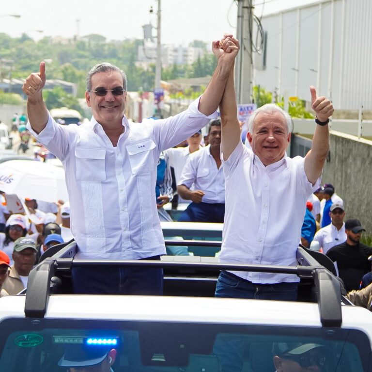 Abinader y Antonio Taveras cierran campaña con caravana en la Provincia Santo Domingo