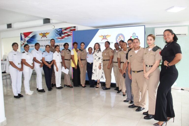 Psicólogos del Centro de Atención Integral de las FF. AA son certificados en evaluación
