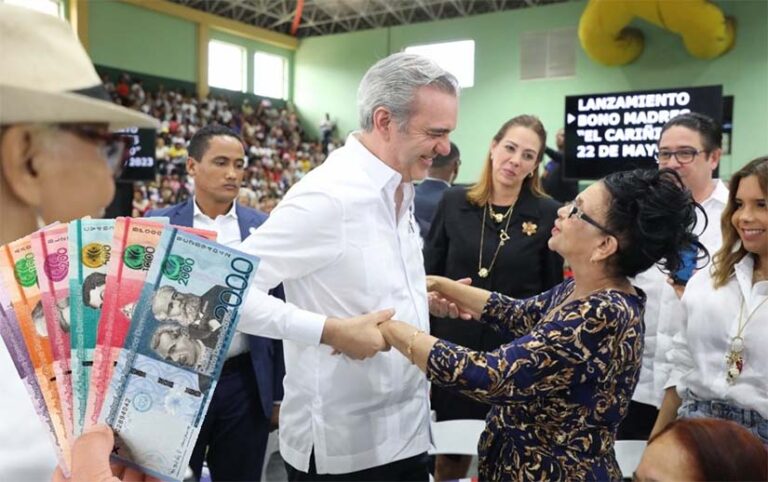 JCE ordena suspender entrega de bonos y pensiones