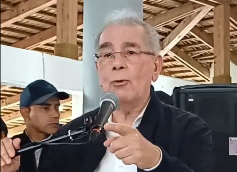 Danilo llama al pueblo a acudir en masa a las urnas