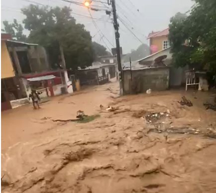 Fuertes lluvias inundan varias comunidades en Jarabacoa – noticias telemicro