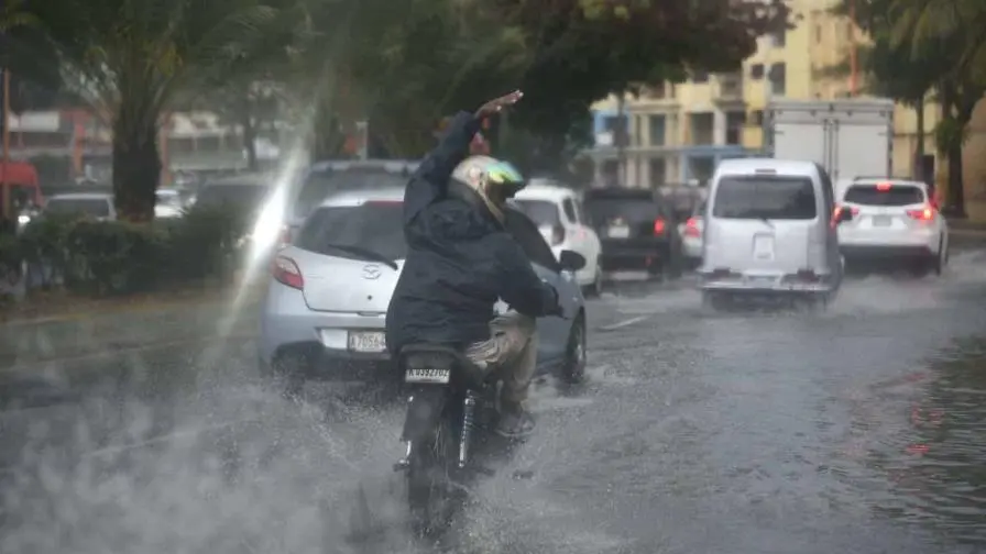 Autoridades llaman a tomar medidas ante las fuertes lluvias por vaguada