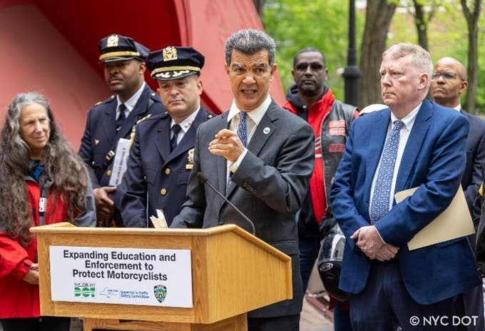 DOT y la Policía NY trabajarán para controlar motocicletas