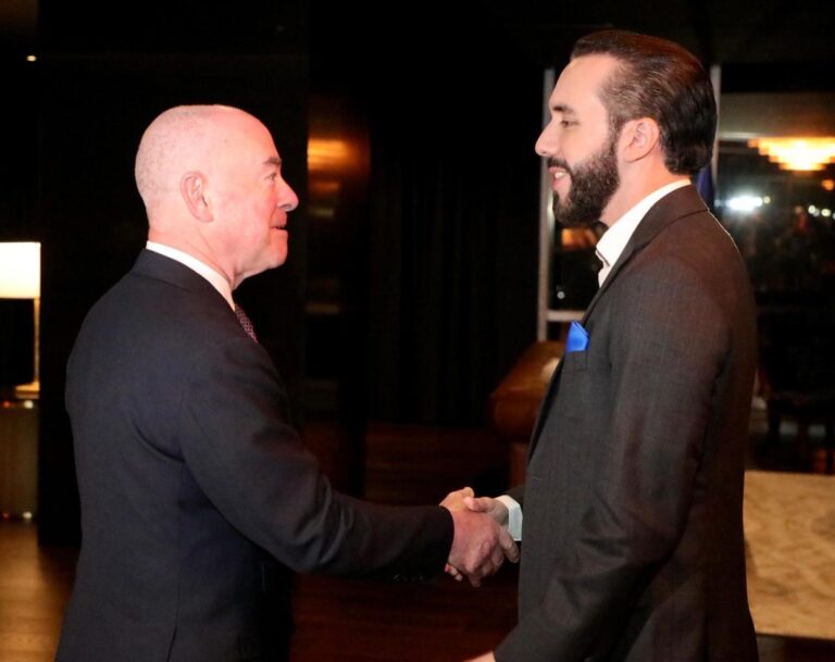 Estados Unidos reafirmó a Nayib Bukele “su dedicación”