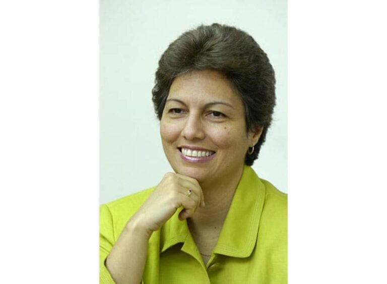 Rosario Espinal critica la fusión de ministerios: ¿realidad o promesa vacía?”