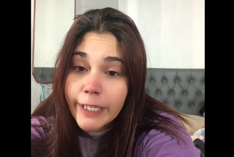 Revisó el celular de su novio