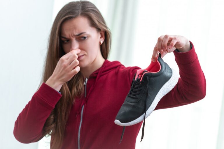 10 consejos para eliminar los malos olores de los zapatos
