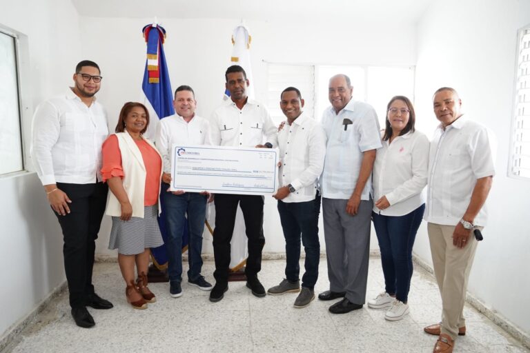 Proindustria entrega RD$20.7 millones para construcción de dos naves…