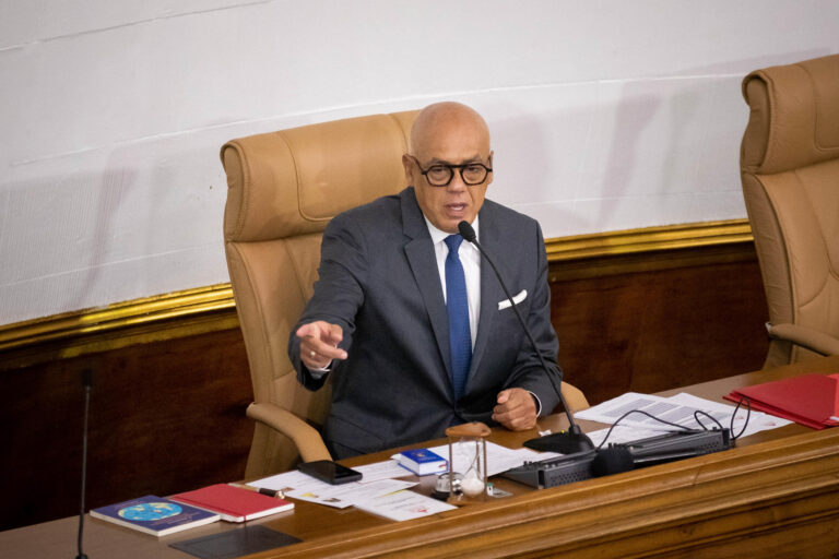 Jorge Rodríguez pide prisión para Machado y Edmundo González