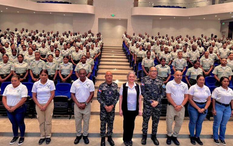 Policiales: Dirección Policía Comunitaria imparte charla a 248 agentes en el Instituto Policial de Educación Superior (IPES). – Policía Nacional Dominicana