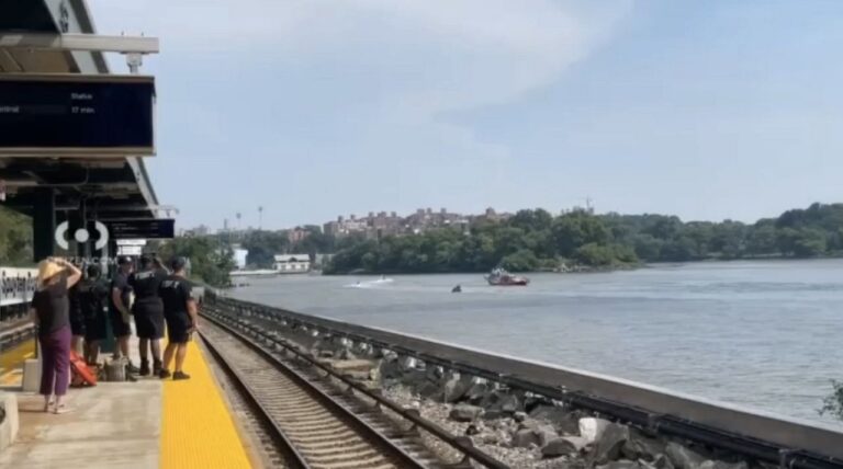 Un hombre muere ahogado tras caer en las aguas de Inwood