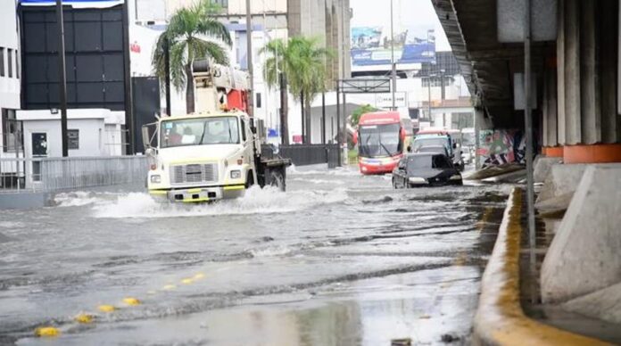 Aumentan a 19 las provincias en alertas por onda tropical y vaguada