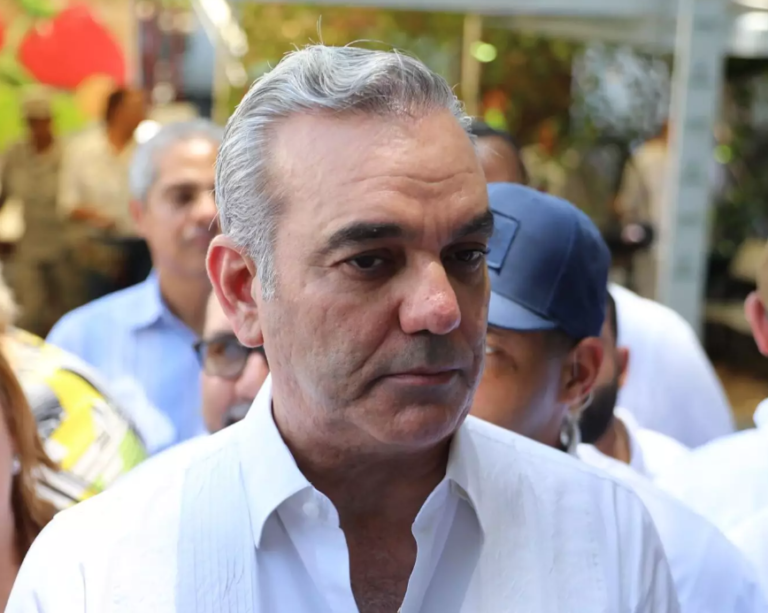 Las veces que Abinader ha reculado – Remolacha   #FVDigital