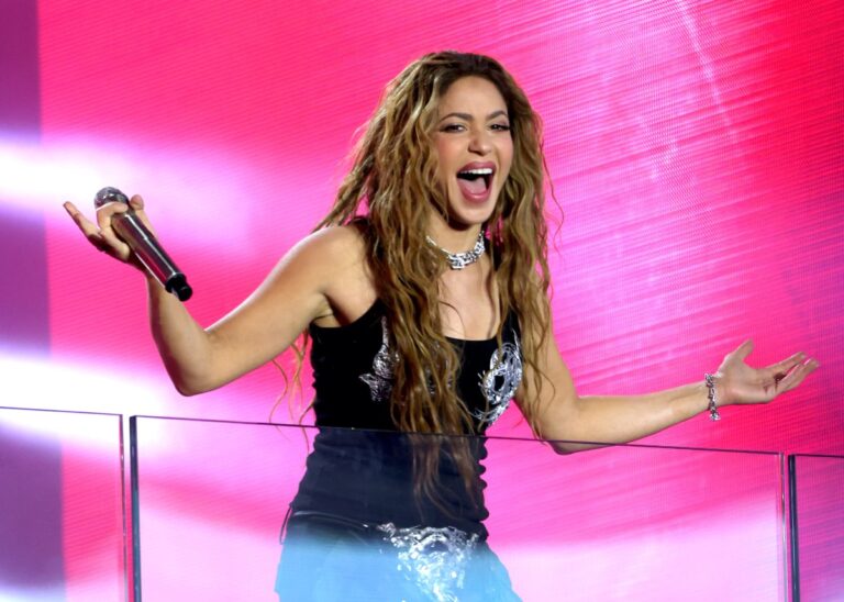 Gira de Shakira por Norteamérica es cancelada; será trasladada a mayo de 2025