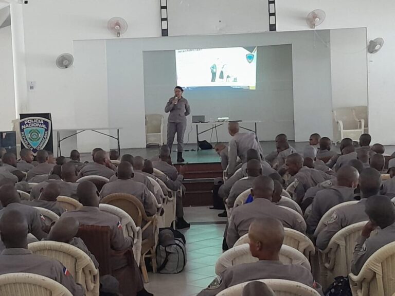 Policiales: Policía Nacional fortalece la lucha contra la violencia de género con capacitación masiva – Policía Nacional Dominicana