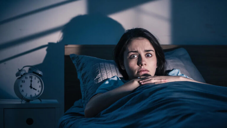Lo peor que puedes hacer cuando te despiertas en mitad de la noche