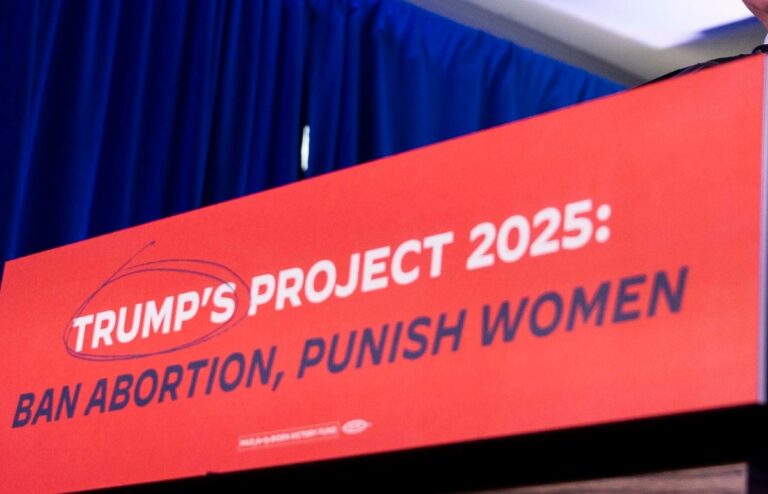 Una campaña de DNC resalta los peligros del Proyecto 2025 para los latinos #FVDigital