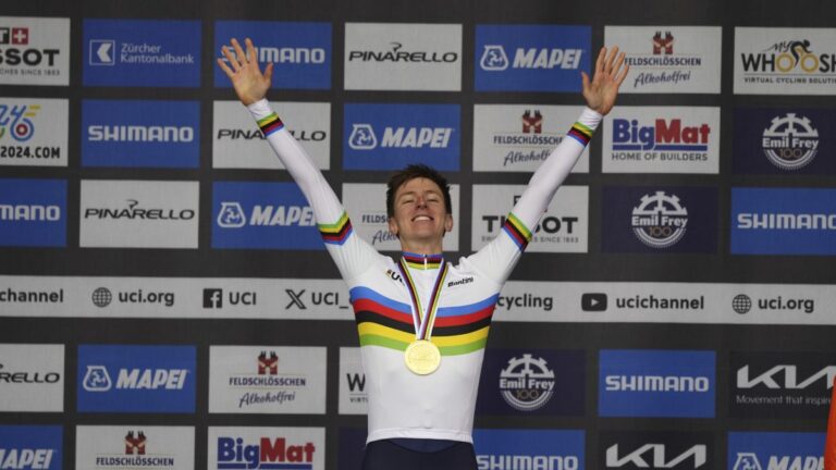 Tadej Pogacar es campeón del mundo tras increíble carrera en Zúrich #FVDigital