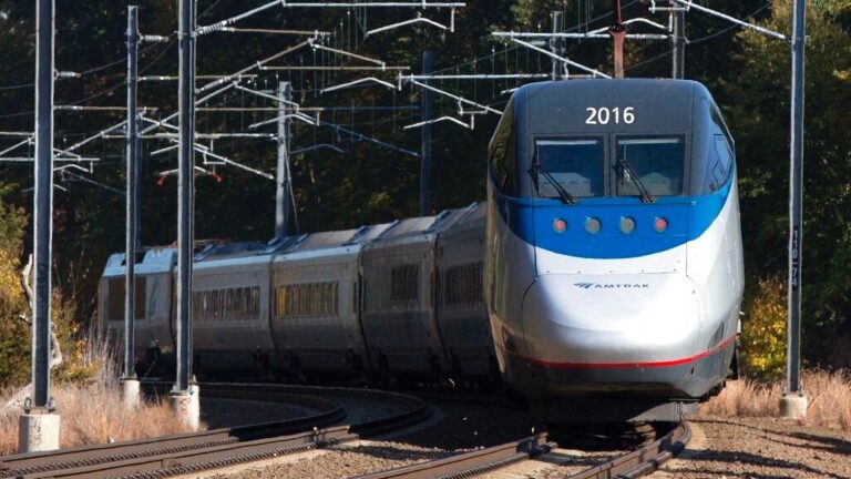 Un tren de Amtrak descarrila provocando grandes demoras