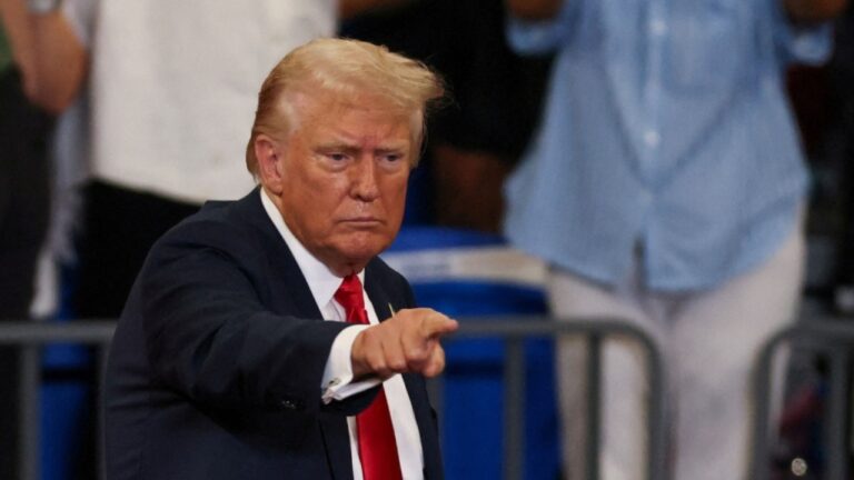 Trump sugiere que Israel debería atacar las instalaciones nucleares de Irán