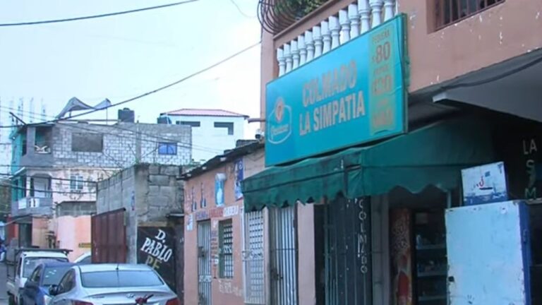 En medio de una sequía aseguran estar residentes en Los Guandules hace varios meses