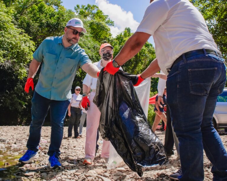 Preocupa a Ministro Medio Ambiente mal manejo de los residuos sólidos