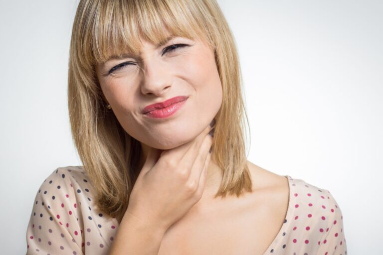 Consejos para combatir el dolor de garganta con remedios naturales