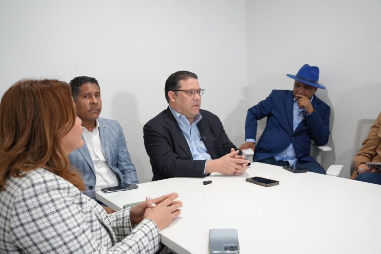 Sanz Lobvatón dice no es tiempo para hablar de aspiración a nominación presidencial PRM