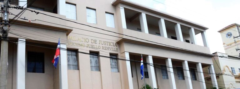 Fiscalía de San Cristóbal acusa a dos hombres de asesinar a un comerciante