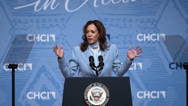 Harris arremete contra Trump sobre deportaciones masivas