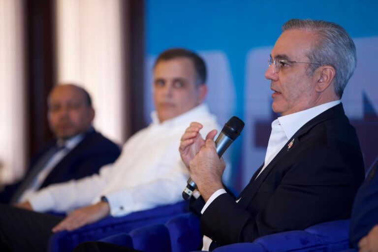 Los ‘tijerazos’ de Abinader impactarán a más de 20 mil empleados de 20 instituciones