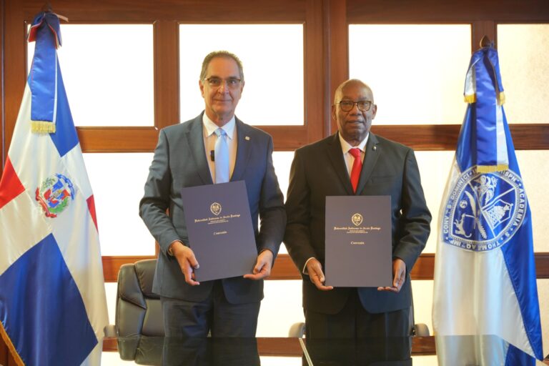 UASD y Senasa firman convenio para dar cobertura de salud gratuita a estudiantes