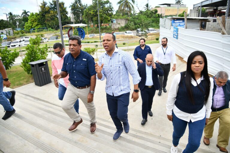 Intrant y alcaldía de Los Alcarrizos desarrollan propuesta para reordenamiento del tránsito