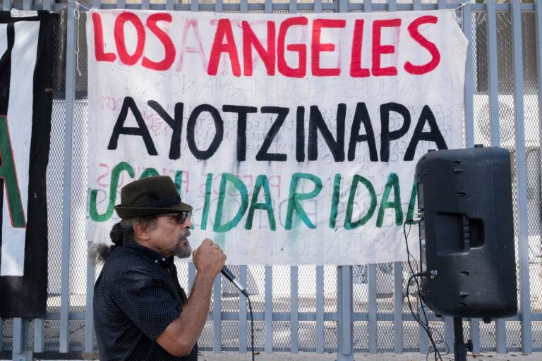Piden justicia para los 43 estudiantes de Ayotzinapa en LA #FVDigital
