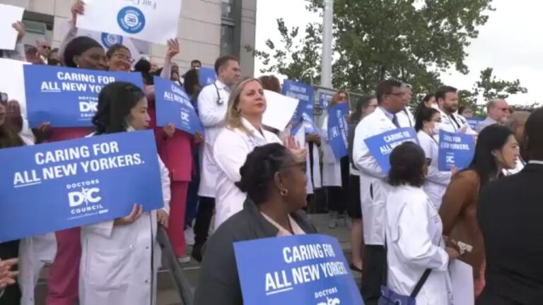 Médicos rechazan que se recorte el tiempo de visita