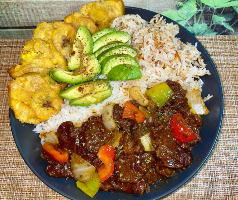 Comida de las 12: Carne, concón y tostones   #FVDigital