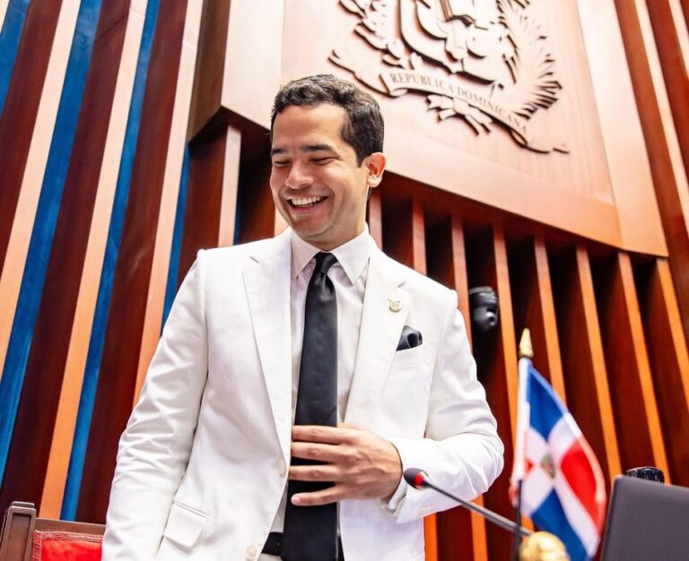 Omar declaró un patrimonio de RD$10.6 millones, un piano y una Vespa – Remolacha   #FVDigital