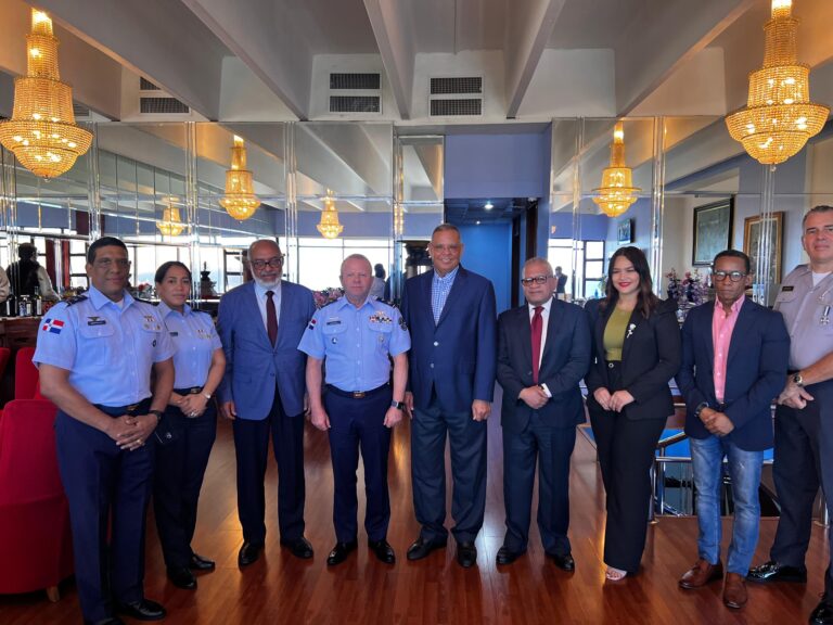 Comandante de la FARD visita al presidente de Grupo Telemicro – #FVDigital